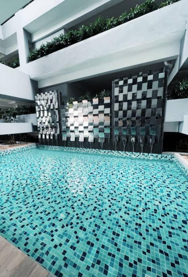 Neu 007- 2 Bedrooms Klcc Pangsapuri Kuala Lumpur
