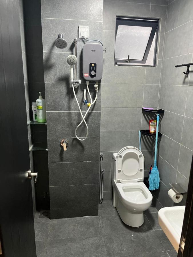 Neu 007- 2 Bedrooms Klcc Pangsapuri Kuala Lumpur